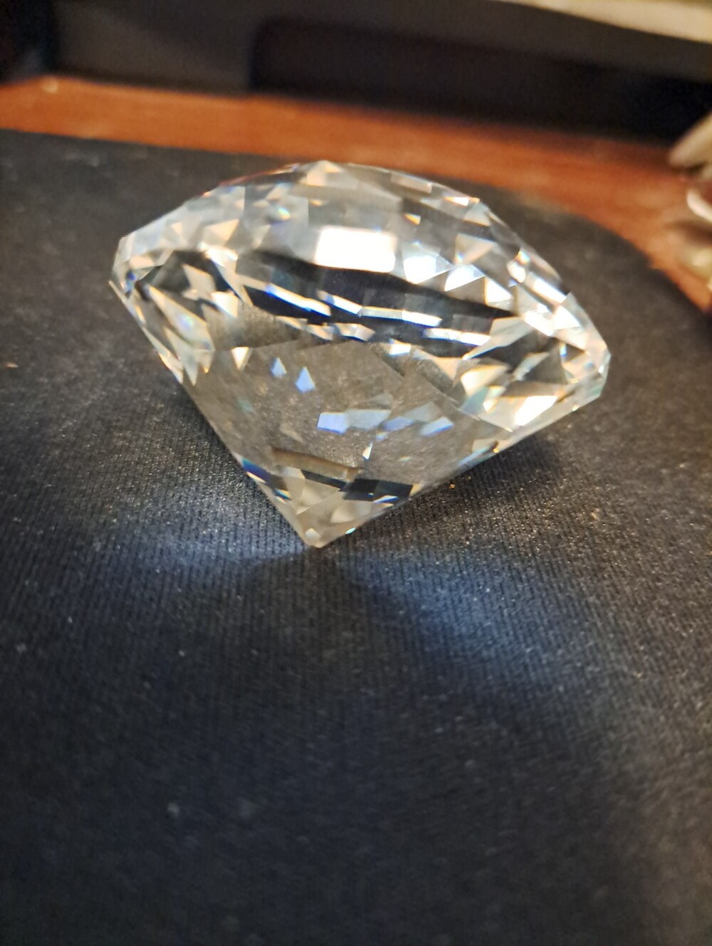 Swarovski Crystal Large 2" Diamond Paperweight Excellent Condition
